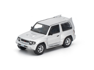 Mitsubishi Pajero Evolution silver 1:64 WORKS