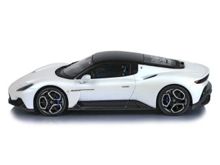 Maserati MC20 2020 pearl white/gloss black roof 1:43 B.B.R.