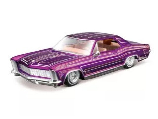 KIT - Buick Riviera Lowriders 1965 purple metallic 1:24 Maisto