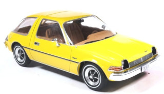 AMC Pacer 1975 yellow 1:18 MCG Modelcar Group