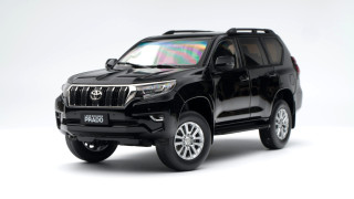 Toyota Land Cruiser Prado LHD black 1:18 Sun Star