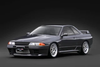 Nissan Skyline GT-R Nismo BNR32 gun metallic 1:18 Ignition Model