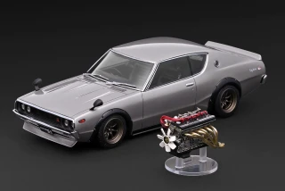 Nissan Skyline 2000 GT-R KPGC110 with Engine silver 1:18 Ignition Model