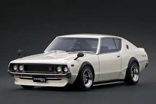Nissan Skyline 2000 GT-R KPGC110 ivory white 1:18 Ignition Model