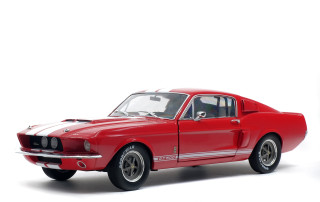 Shelby Mustang GT 500 red/white stripes 1:18 Solido