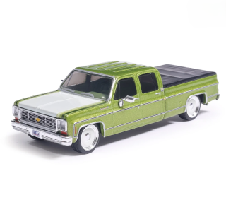 Chevrolet Cheyenne Super C10 Crew Cab Fleetside Lowered 1974 lime green metallic 1:64 Ixo America
