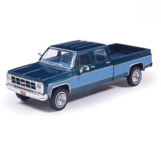 GMC High Sierra K2500 Crew Cab Wideside 1980 dark blue/medium blue metallic 1:64 Ixo America