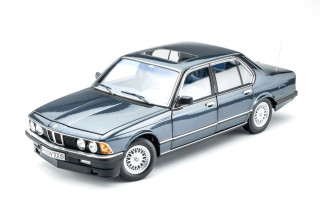 BMW 745i E23 1984 arctic blue metallic 1:18 Touring Modelcars