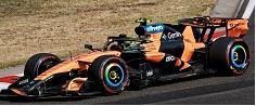 McLaren Mastercard F1 Team MCL40 #1 L.Norris Winner Hungary GP 2026 with Figurine + Position Board + Trophy 1:43 Minichamps