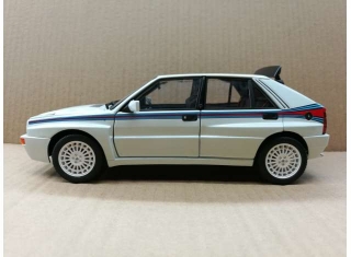 Lancia Delta HF Integrale Evoluzione II Martini 5 1991 white/blue/red 1:18 Kyosho
