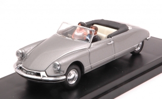 Citroen DS 19 1961 Just Married with the Two Spouses 1:43 Rio Models