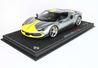 Ferrari 296 Assetto Fiorano Grigio Coburn striscia Giallo Modena 1:18 B.B.R.