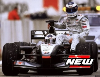 McLaren Mercedes MP4/16 #4 David Couthard with Mika Hakkinen Riding Spanish GP 2001 1:18 Minichamps 