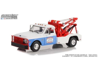 Chevrolet C-30 Dually Wrecker *Hazzard County Garage* 1969 white/red/blue 1:18 Greenlight