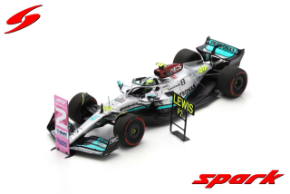 Mercedes-AMG Petronas F1 W13 E Performance #44 L.Hamilton 2nd Brazilian GP 2022 with Pit + Number Board 1:43 Spark