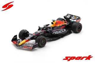Oracle Red Bull Racing RB18 #1 M.Verstappen Winner Japanese GP 2022 F1 Drivers' Champion 2022 with No.1 + World Champion Board 1:12 Spark