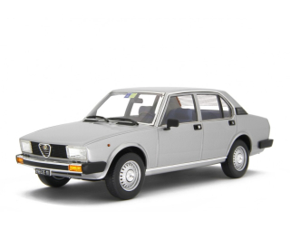 Alfa Romeo Alfetta 2.0 L 1978 silver 1:18 Laudoracing Model 