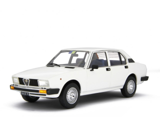 Alfa Romeo Alfetta 2.0 L 1978 white 1:18 Laudoracing Model 