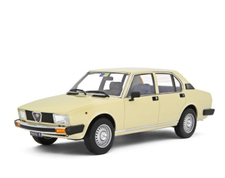 Alfa Romeo Alfetta 2.0 L 1978 ivory 1:18 Laudoracing Model 