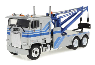 Freightliner FLA 9664 Tow Truck 1984 silver/blue stripes 1:43 Greenlight