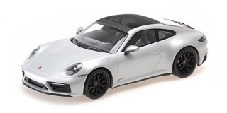 Porsche 911 Carrera 4 GTS 2020 silver 1:18 Minichamps 
