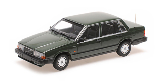 Volvo 740 GL 1986 dark green 1:18 Minichamps 