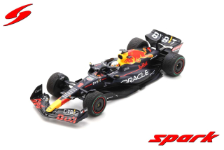 Oracle Red Bull Racing RB18 #1 M.Verstappen Winner Japanese GP 2022 with No.1 and World Champion Board 1:18 Spark Models
