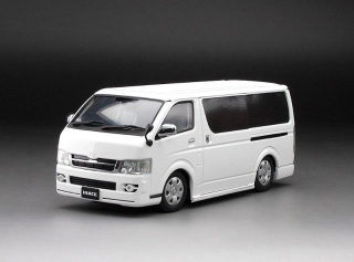 Toyota H200 Hiace van SuperGL white 1:24 Sun Star