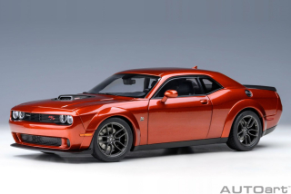 Dodge Challenger R/T Scat Pack Shaker Widebody 2022 sinamon stick 1:18 AUTOart 